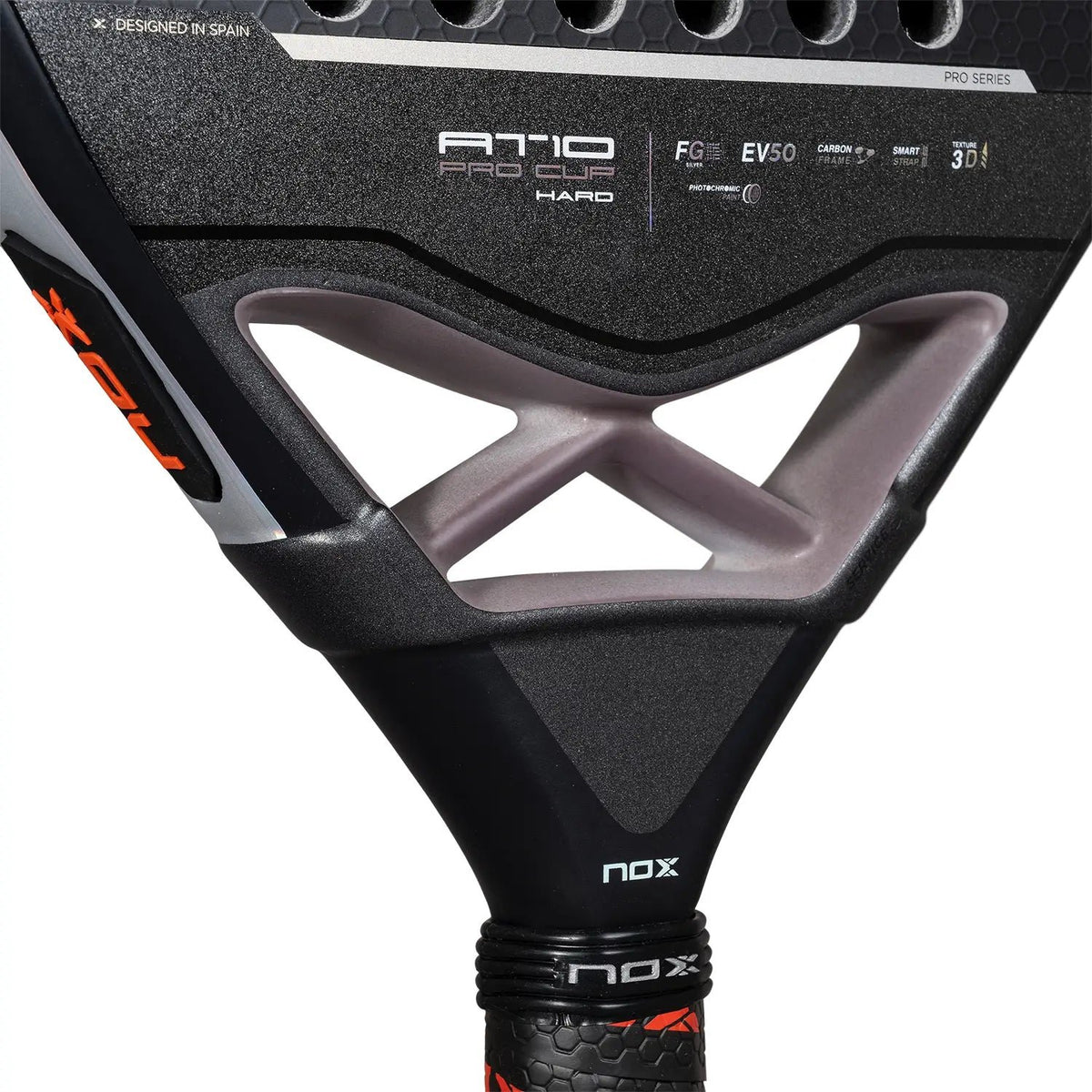 Padelschläger NOX AT10 Pro Cup Hard by Agustín Tapia 2025